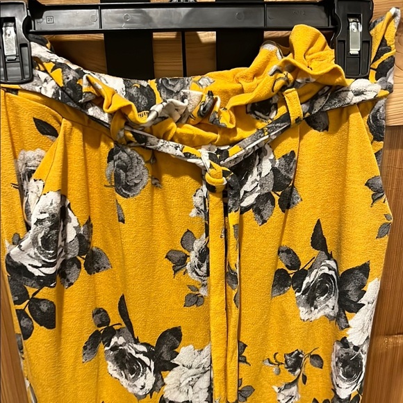 Eye Candy Yellow Floral Joggers - Picture 3 of 8